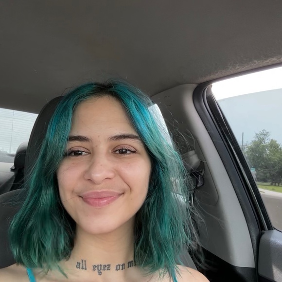 Meet your Posher, Lindsey - Picture 4 of 5